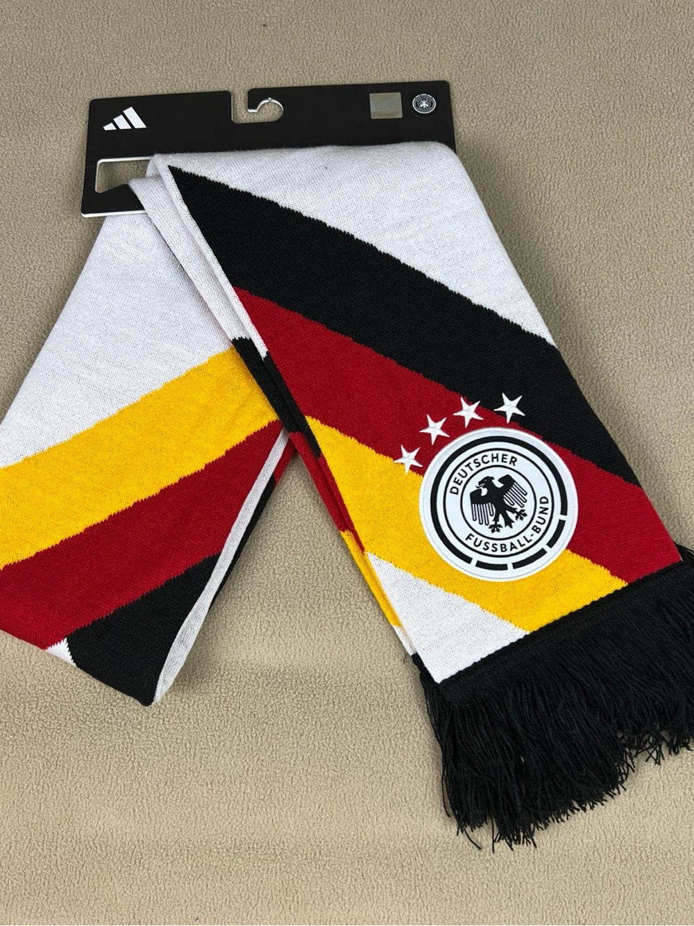 Adidas Germany 26 Soccer Scarf, DFB Crest. Deutscher Fussball-Bund. World Cup.